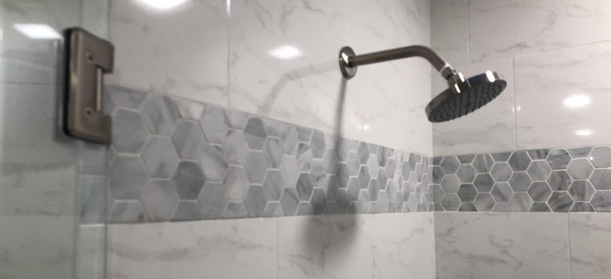 Top 10 Tips for Choosing Shower Tile by HOUZZ